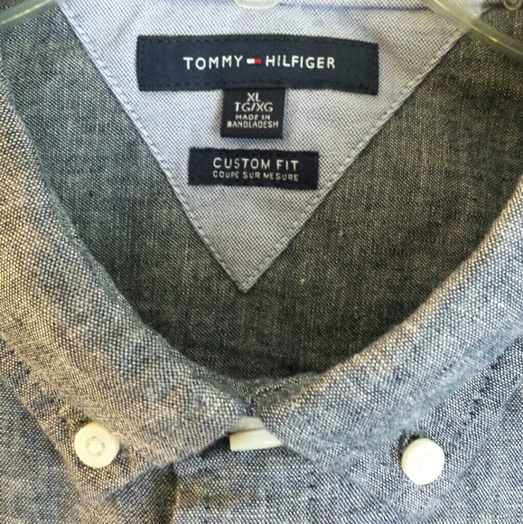 Tommy Hilfiger Men's Short Sleeve Shirt - Picture 3 of 3